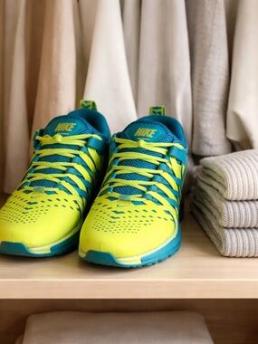 Nike Men’s Nike Fingertrap Max "Volt/Turbo Green" colorway. Size 9.5